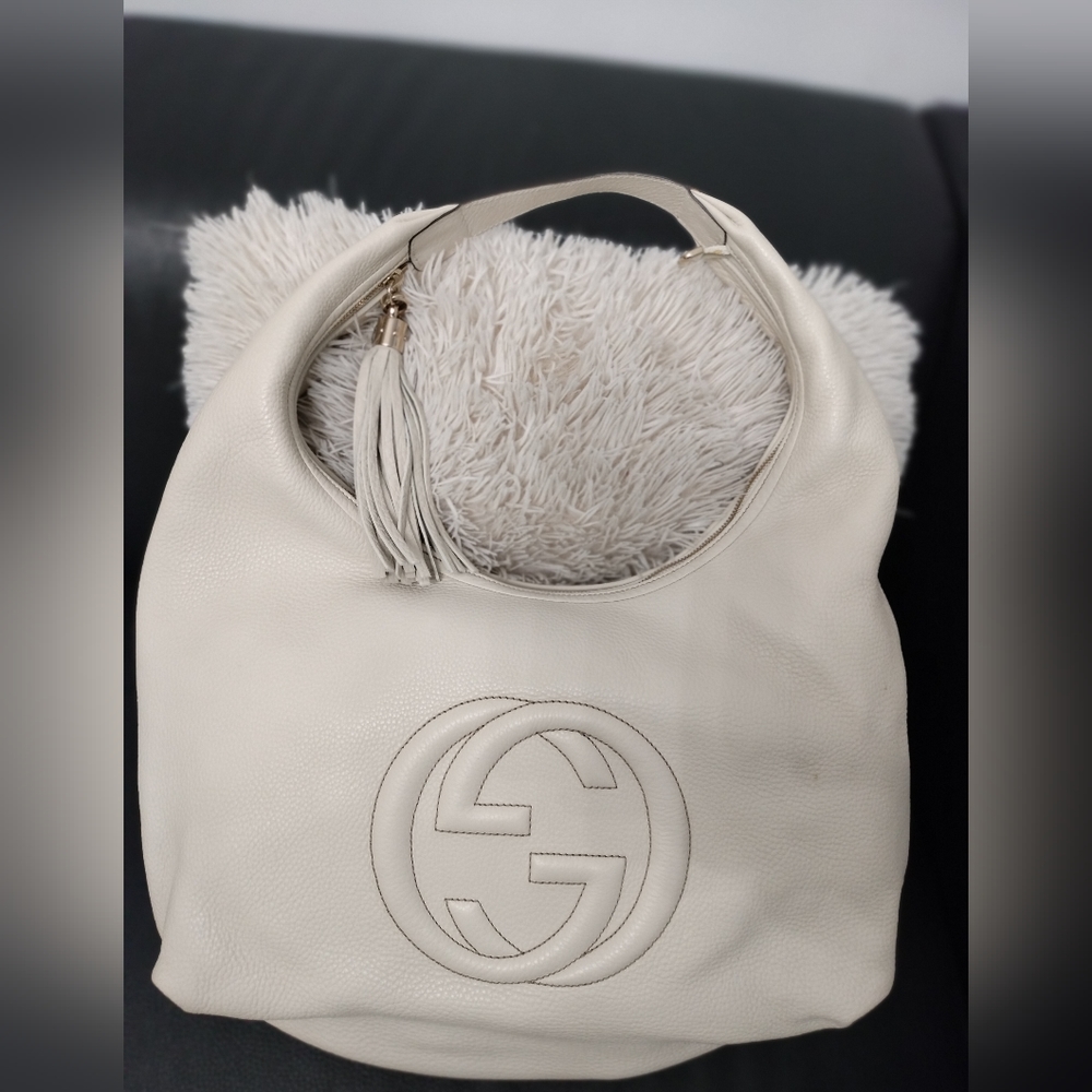 Gucci Soho pebbled chain ivory